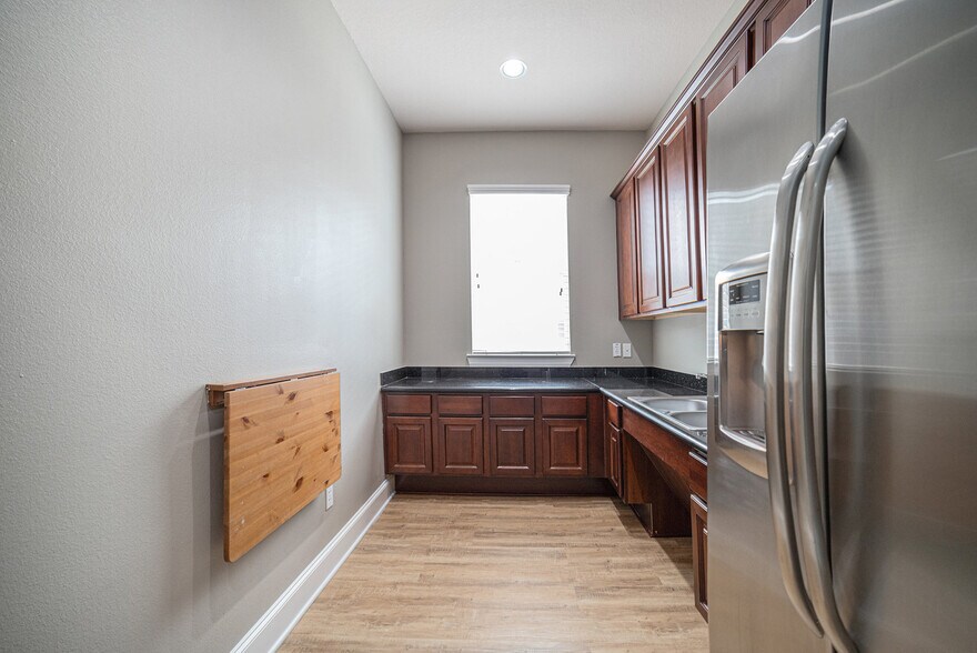 More Photos Of 25511 Budde Rd, The Woodlands Loft Creative Space For Sale