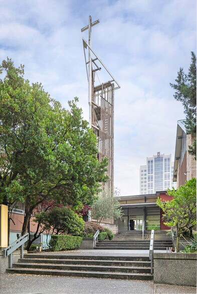 More Photos Of 752 108th Ave NE, Bellevue Religious Facility For Lease