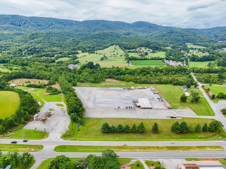 More Photos Of 1062 Mountain View Church Rd, Blue Ridge Flex For Lease