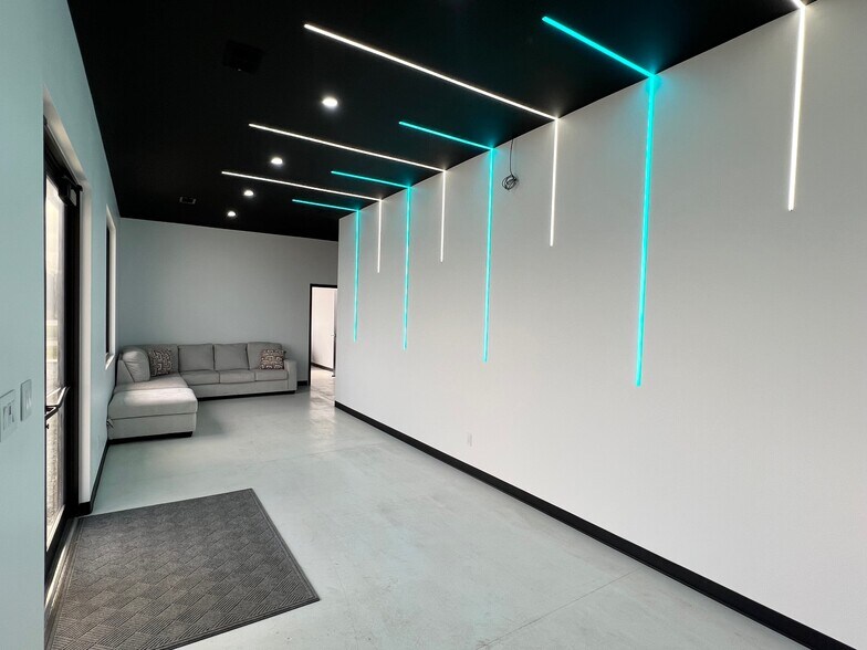 More Photos Of 22800 Highway H, Sedalia Manufacturing For Sale