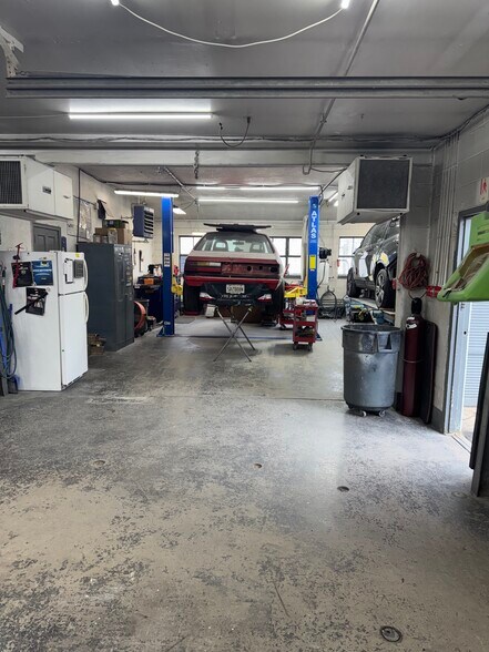 More Photos Of 9412 Bustleton Ave, Philadelphia Auto Repair For Sale