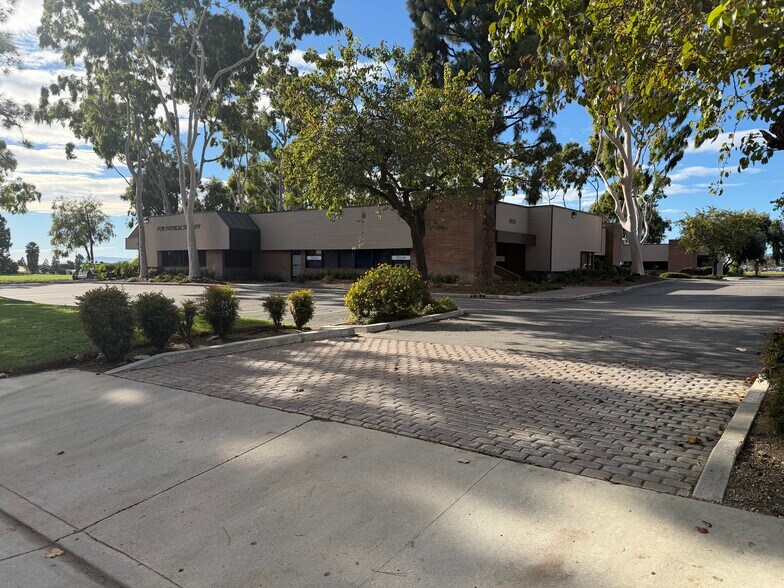 More Photos Of 1881-1893 Knoll Dr, Ventura Office For Sale