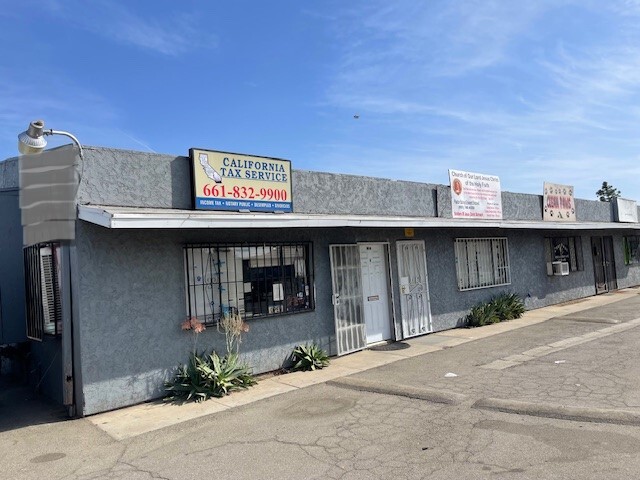 More Photos Of 800 S H St, Bakersfield Freestanding For Sale