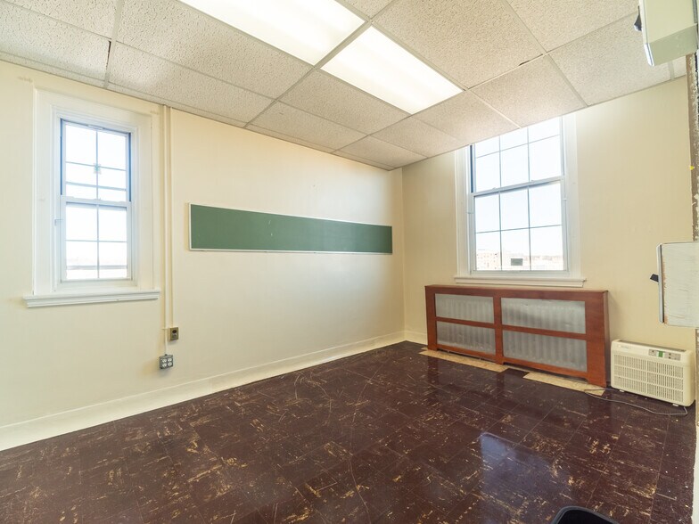 More Photos Of 18 Central Ave, Port Chester Schools For Lease