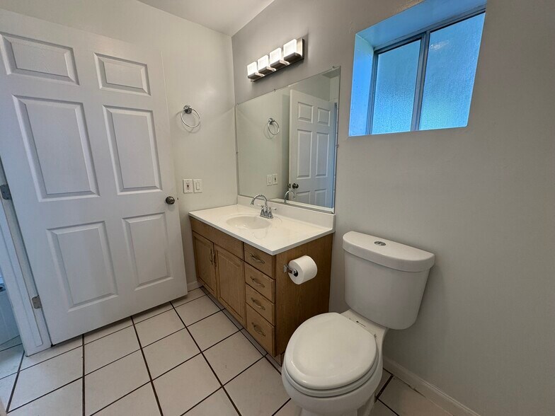 More Photos Of 2423 W Campbell Ave, Phoenix Warehouse For Sale