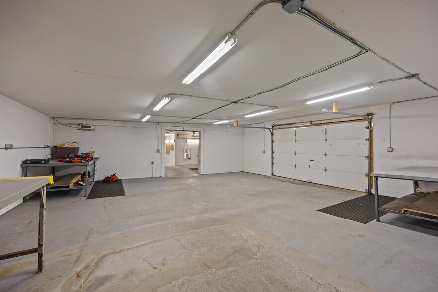 More Photos Of 2845 Western Ave, Knoxville Auto Repair For Sale