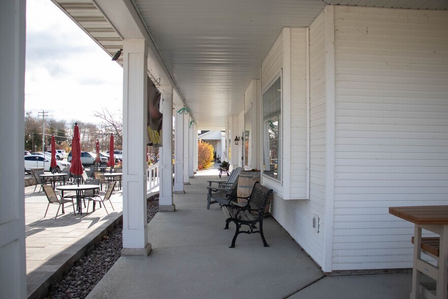 More Photos Of 5781 State Highway 42, Sturgeon Bay Storefront Retail Residential For Sale