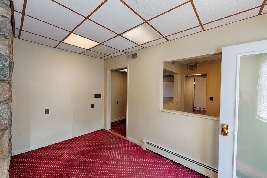 More Photos Of 105 Gleneida Ave, Carmel Office For Sale