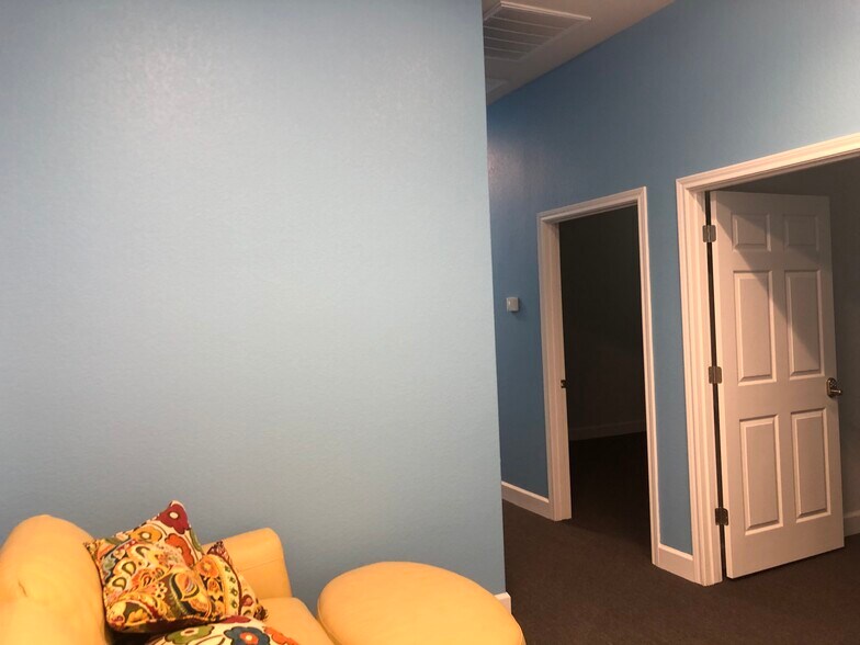 More Photos Of 660 S Bagdad Rd, Leander Loft Creative Space For Sale