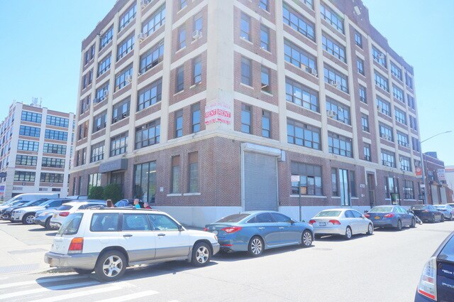 More Photos Of 47-09 30th St, Long Island City Light Manufacturing For Lease