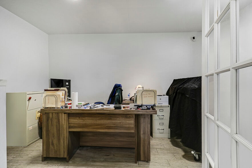 More Photos Of 1660 Cypress Dr, Jupiter Warehouse For Sale