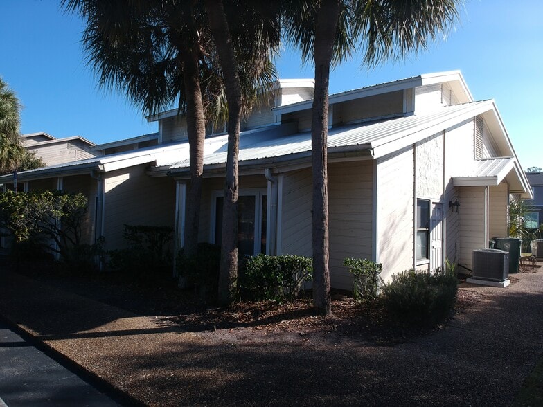 More Photos Of 9066 Cypress Green Dr, Jacksonville Medical For Sale