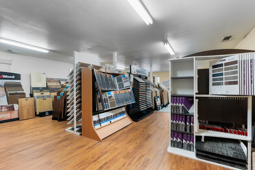 More Photos Of 807 S Auburn St, Grass Valley Showroom For Sale