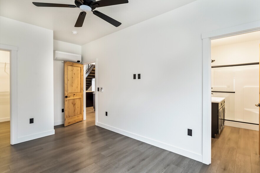 More Photos Of 1441-1461 NW 4th St, Redmond Apartments For Sale