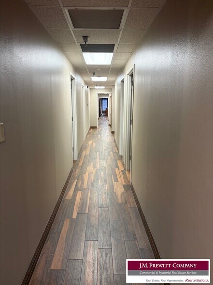 More Photos Of 399 Ml King Jr Pky, Beaumont Service For Lease