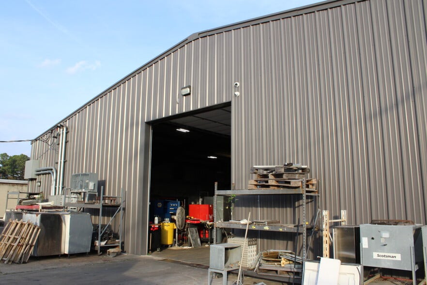 More Photos Of 6112 Patterson Rd, Little Rock Light Distribution For Sale