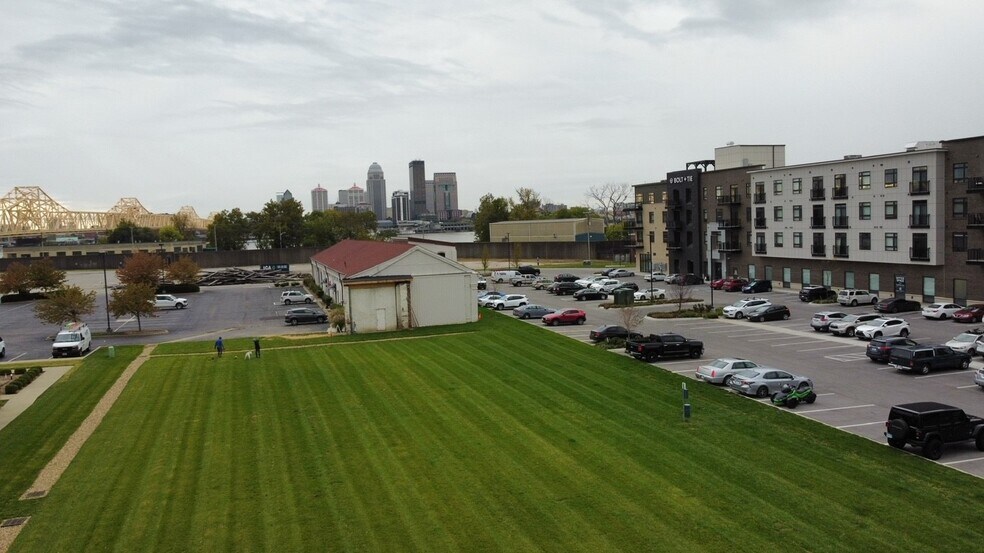 More Photos Of 1400 Main St, Clarksville Apartments For Lease