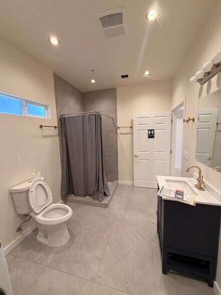 More Photos Of 15224 Bonanza Rd, Victorville Freestanding For Sale