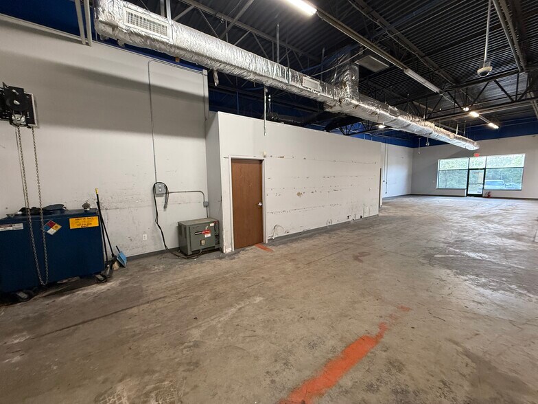 More Photos Of 1821 N Perry St, Pontiac Unknown For Lease