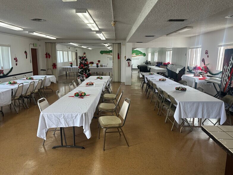 More Photos Of 10963 S Western Ave, Los Angeles Religious Facility For Lease
