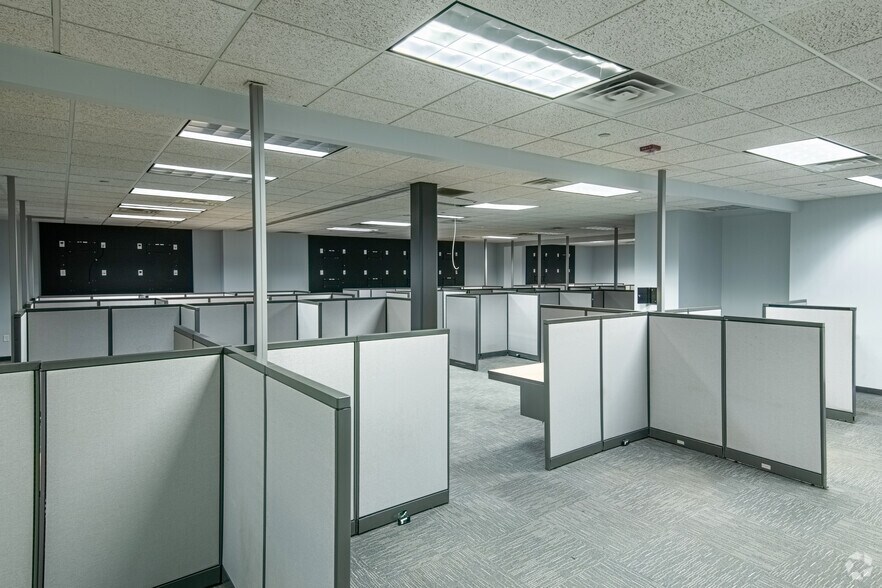 More Photos Of 3001 W Beltline Hwy, Madison Unknown For Lease