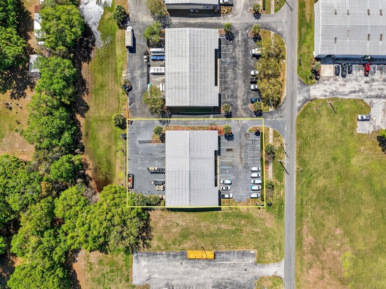 More Photos Of 300 Richey Rd, Leesburg Warehouse For Lease