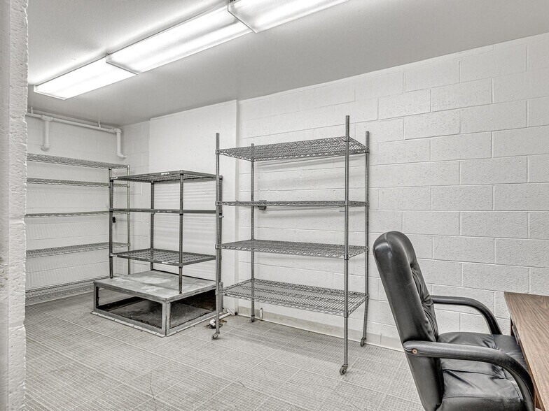 More Photos Of 901 NW 25th St, Oklahoma City Healthcare For Sale