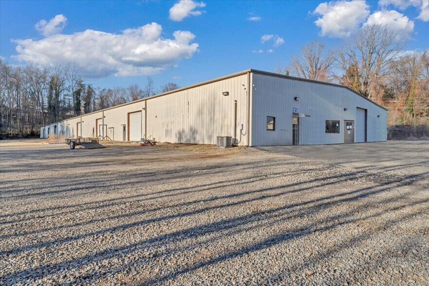 More Photos Of 81 5th Ave, Collinsville Manufacturing For Sale