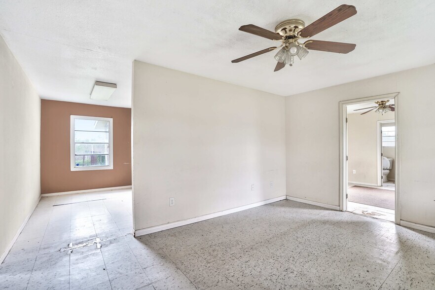 More Photos Of 13301 & 13309 Reeveston Road, Houston Land For Sale