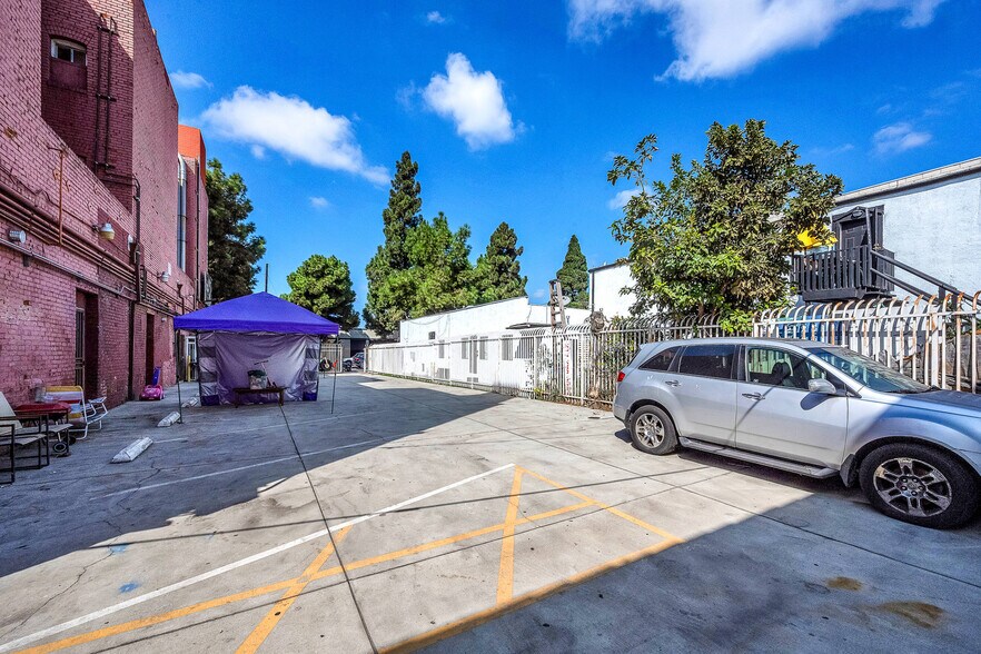 More Photos Of 5734 Broadway, Los Angeles Storefront Retail Residential For Sale