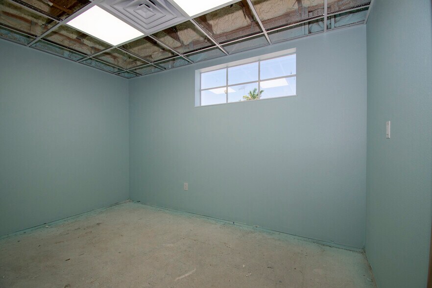 More Photos Of 4535 Tamiami Trl, Port Charlotte Office For Lease