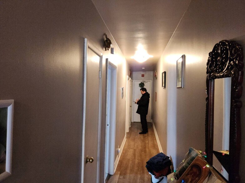 More Photos Of 50 Amherst Av, Toronto Apartments For Sale