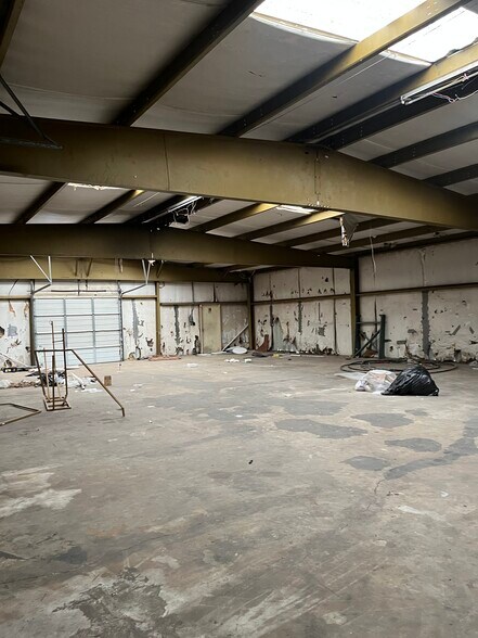 More Photos Of 1202 Falls St, Jonesboro Warehouse For Lease