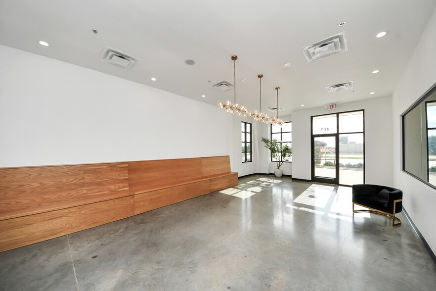 More Photos Of 30625 Kingsland Blvd, Brookshire Storefront For Sale