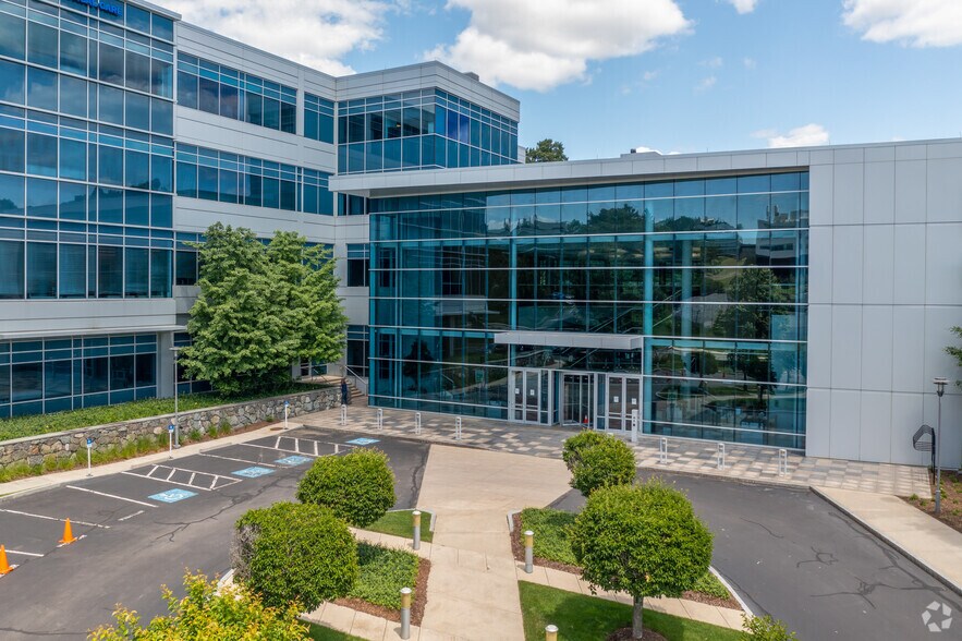 More Photos Of 930 Winter St, Waltham Office For Lease