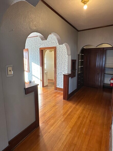 More Photos Of 9 Caulfield Ave, Camdenton Storefront Retail Office For Sale