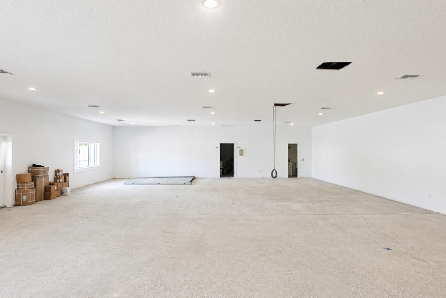 More Photos Of 1202 W Waters Ave, Tampa Storefront Retail Office For Lease