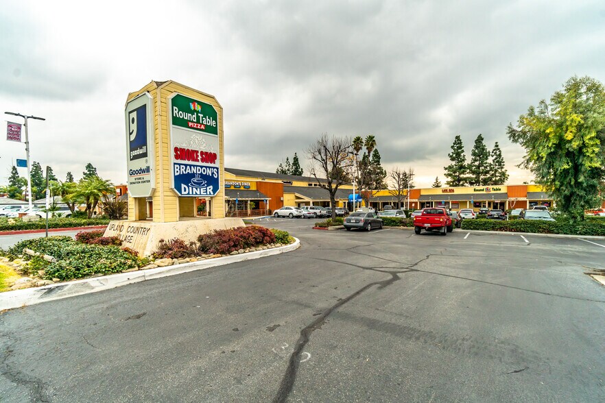 More Photos Of 710-870 E Foothill Blvd, Upland Unknown For Lease
