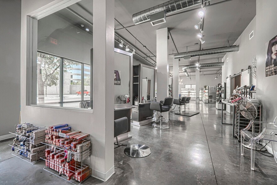 More Photos Of 100 N Main St, Midland Apartments For Lease