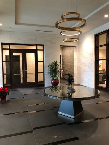 More Photos Of 804 N Collins St, Arlington Office For Lease