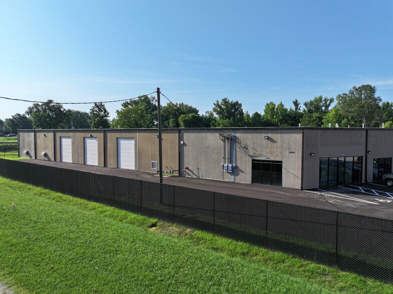 More Photos Of 4909 Jack Huffman Blvd, Millington Flex For Lease