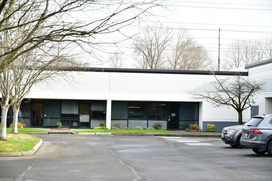 More Photos Of 18000 72nd Ave S, Kent Flex For Lease