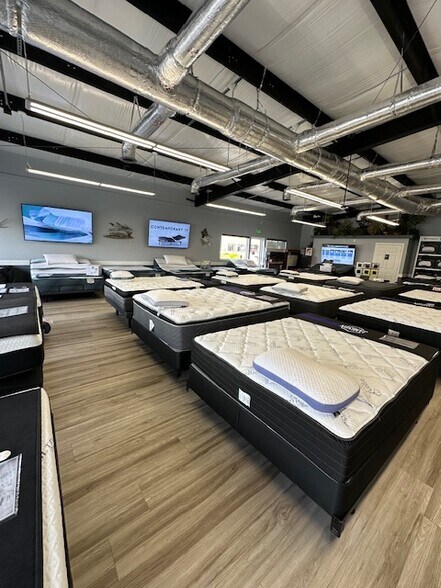 More Photos Of 23330 Harborview Rd, Port Charlotte Flex For Sale