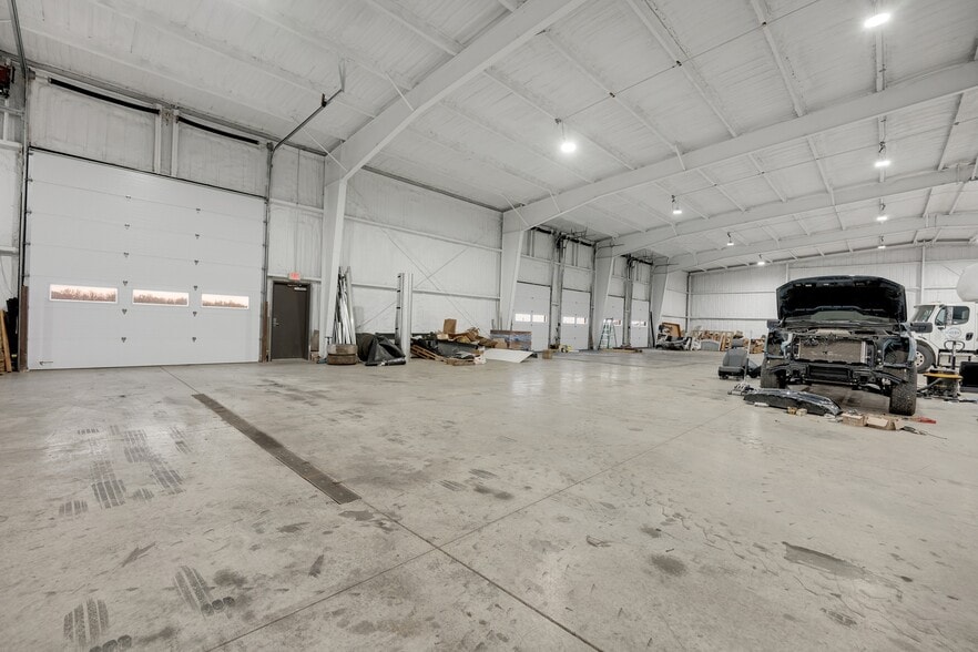More Photos Of 22800 Highway H, Sedalia Manufacturing For Sale