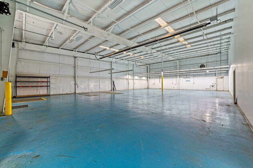 More Photos Of 143 Commerce Blvd, Loveland Warehouse For Sale