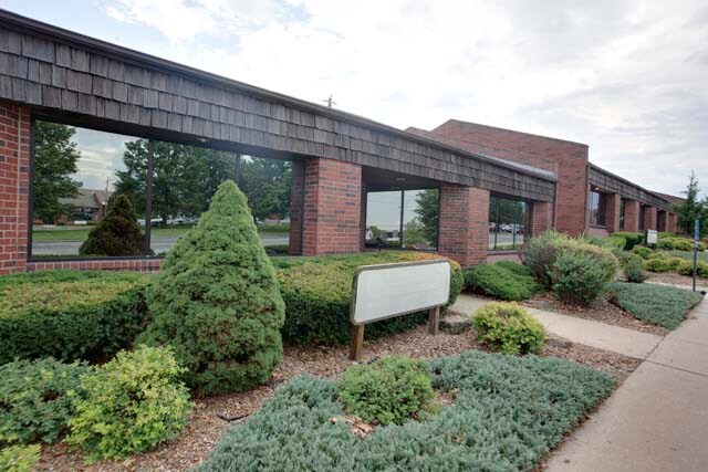 More Photos Of 1900-1912 NW Copper Oaks Cir, Blue Springs Medical For Sale