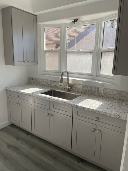 More Photos Of 1746 Crenshaw Blvd, Los Angeles Apartments For Sale