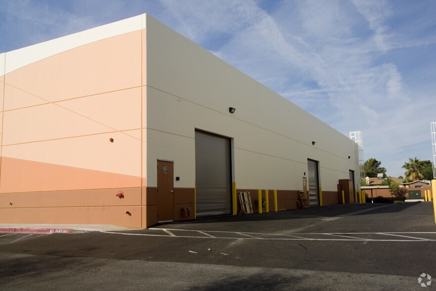 More Photos Of 4135 N Rancho Dr, Las Vegas Light Distribution For Lease