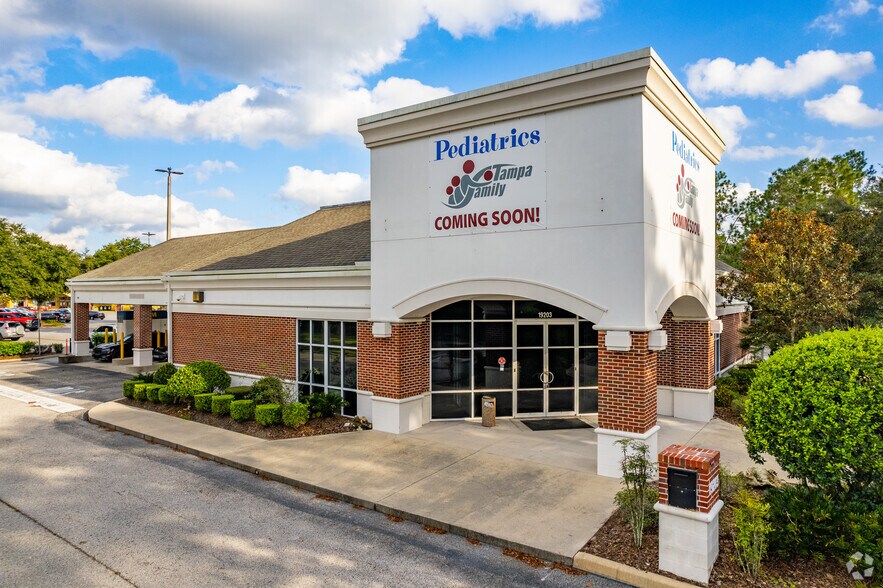 Primary Photo Of 19203 N Dale Mabry Hwy, Lutz Medical For Sale