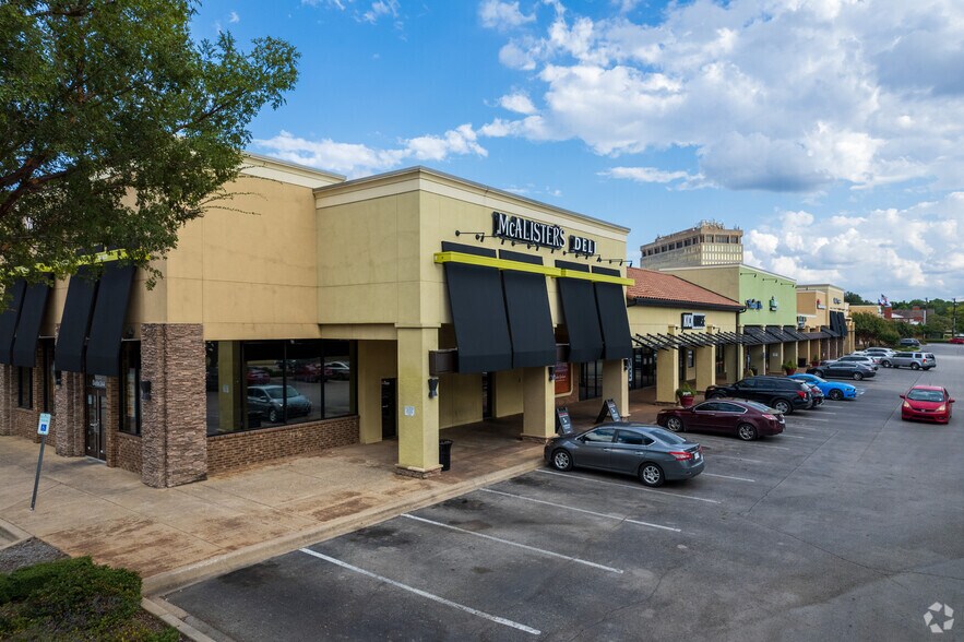 More Photos Of 6333 Camp Bowie Blvd, Fort Worth General Retail For Lease